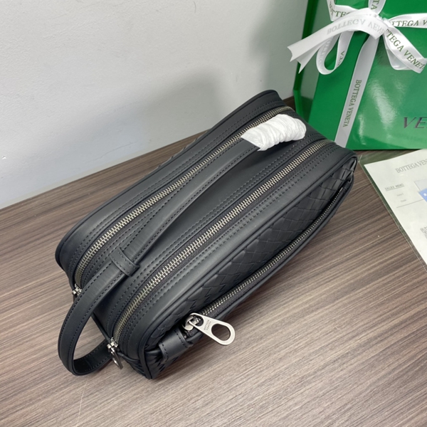 ボッテガヴェネタバッグ背面デザイン